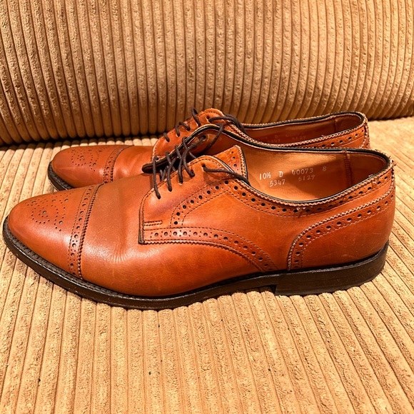 Like New Allen Edmonds Size 10. main image 2